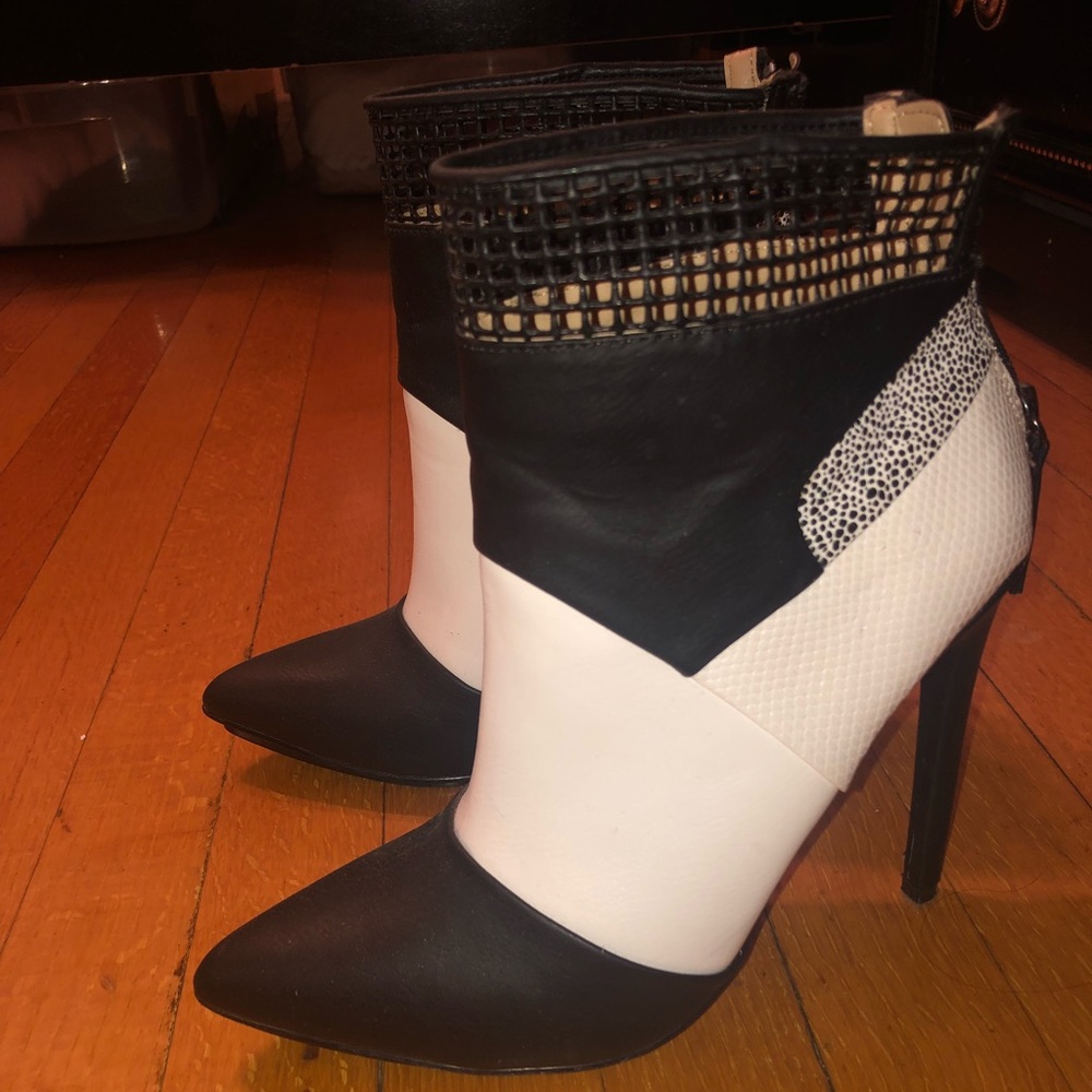 Pointed toe heel booties